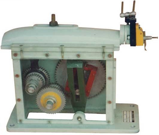 平面连杆机构教学模型